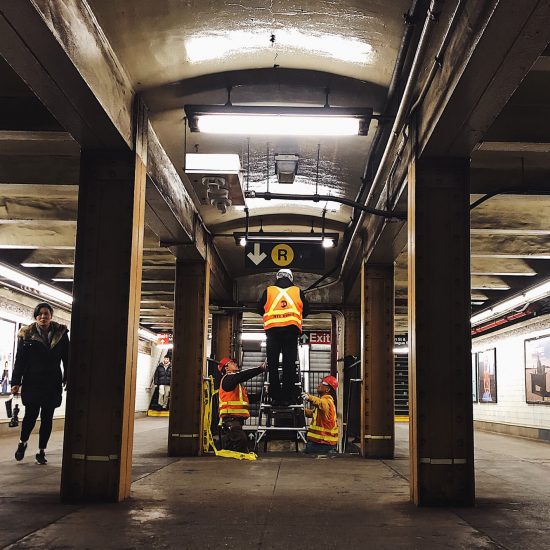 A VEOVO INSTALLATION IN A NYC SUBWAY, ONE OF THE TRANSIT TECH LAB ACCELERATOR PARTICIPANTS