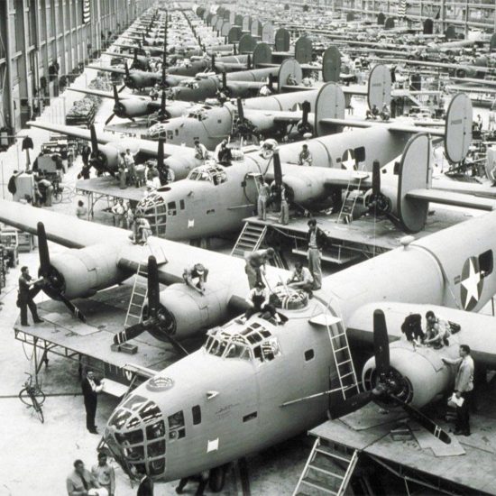 1942 B-24 PRODUCTION AT WILLOW RUN