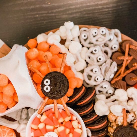 FESTIVE HALLOWEEN SNACK BOARD / PHOTO BY CERRIOUSLY