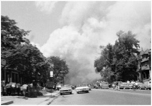 AN IMAGE FROM THE 1967 DETROIT RIOTS. PHOTO FROM MOCAD / SHOT BY LENI SINCLAIR 