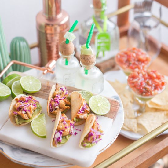 CINCO DE MAYO COCKTAILS AND FOOD ; PHOTO HEATHER FORD : UNSPLASH