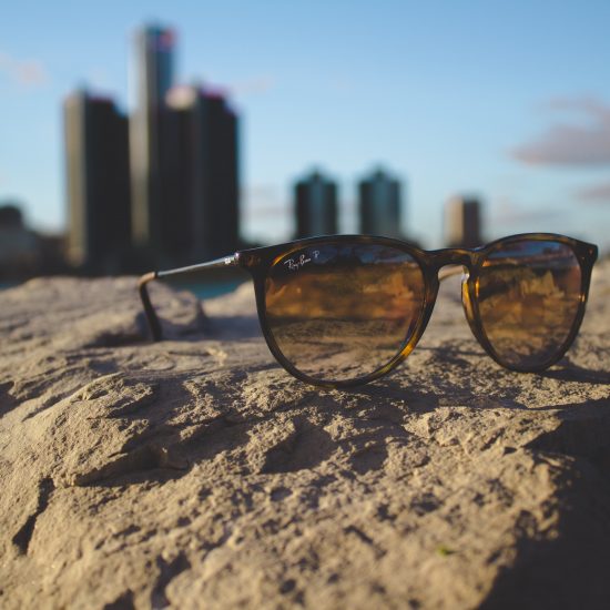 explore detroit // sunglasses on the beach/ ren cen
