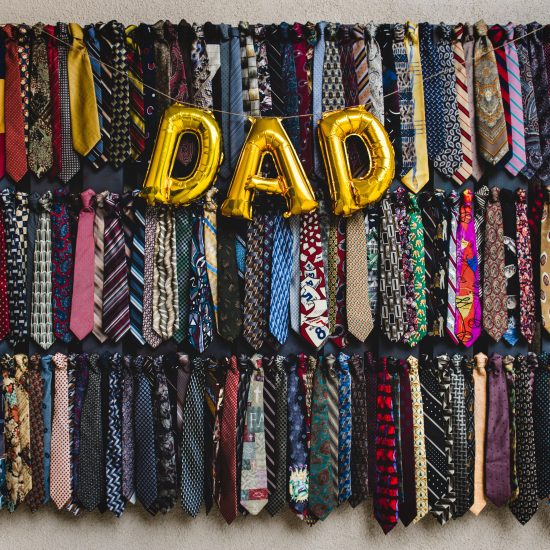 FATHERS DAY GIFTLIST PHOTO TIM MOSSHOLDER ; UNSPLASH