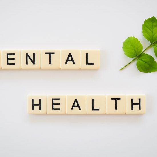 MENTAL HEALTH AWARENESS ; PHOTO TOTAL SHAPE ; UNSPLASH