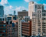 DOWNTOWN DETROIT, PHOTO ALEX BRISBEY; UNSPLASH