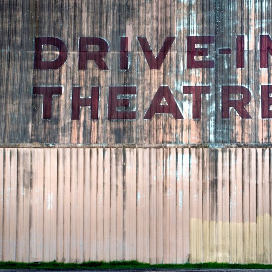 DRIVE-IN THEATERS IN DETROIT. PHOTO TIM MOSSHOLDER / UNSPLASH