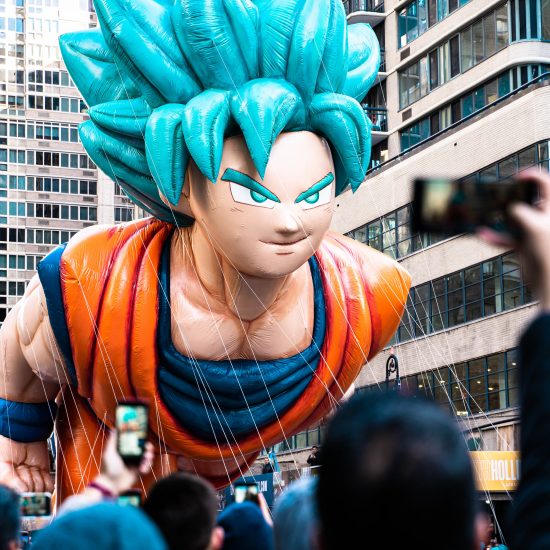 THANKSGIVING DAY PARADE. PHOTO CARSON MATERSON / UNSPLASH