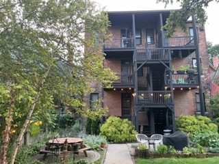 ONE OF THE MANY WAYS TO LIVE IN DETROIT