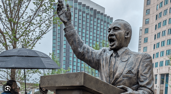 MARTIN LUTHER KING JR. STATUE HART PLAZA