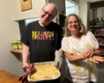 JULIAN AND CATHY MAKING APPLE COBBLER, PHOTO JARC/CKC AGENCY