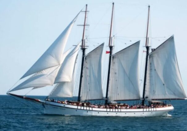 EMPIRE SANDY TALL SHIP, PHOTO COLLEEN ROBAR/SAIL DETROIT