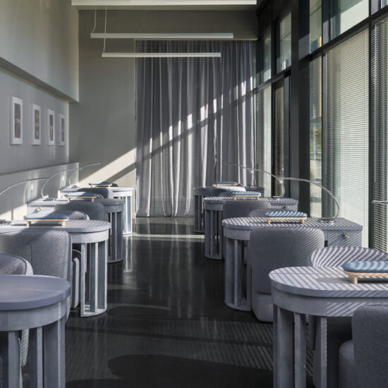 INTERIOR CURE NAILHOUSE