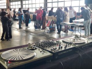 INSIDE EASTER MARKET DETROIT VINYLFEST EVENT, PHOTO DEROIT VINYLFEST MEDIA