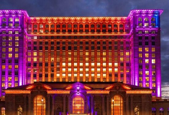 HALLOWEEN AT THE STATION-MICHIGAN CENTRAL STATION IMAGES, PHOTO MICHIGAN CENTRAL STATION