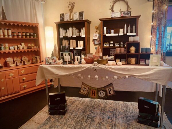 SHOP, PHOTO TANTRA AVEDA SPA / FACEBOOK