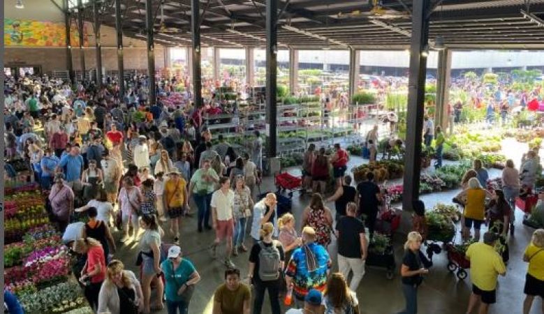 GET READY FOR FLOWER DAY, PHOTO @EASTERNMARKET ON INSTAGRAM