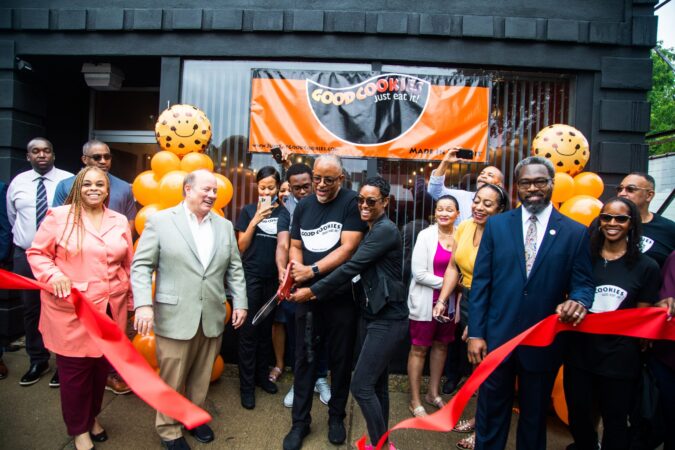 GOOD COOKIES RIBBON CUTTING. PHOTO GOOD COOKIES FOOD AND BEVERAGE