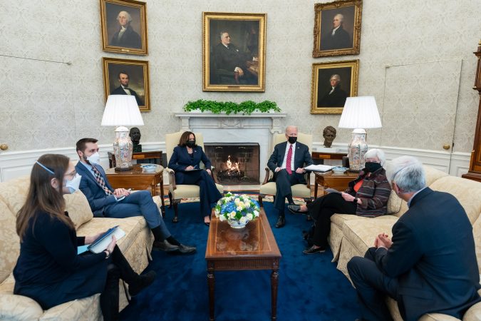 PRESIDENT BIDEN, VICE PRESIDENT HARRIS AND NEWLY APPOINTED TREASURY SECRITARY, JANET YELLEN, MEET WITH AIDS. PHOTO THE WHTE HOUSE / BIDEN ADMINSITRATION