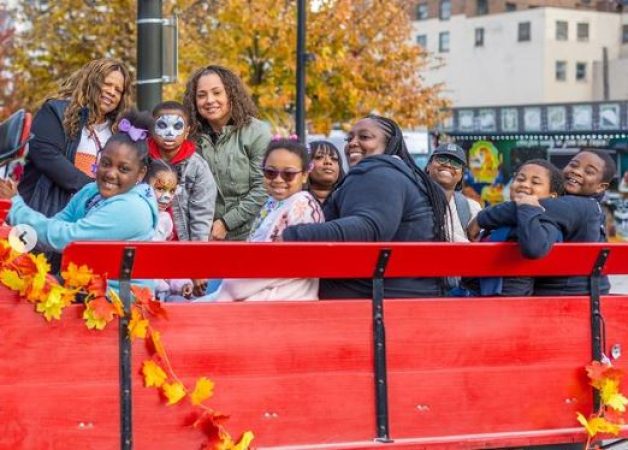 FREE HAYRIDES AT BEACON PARK CIDER IN THE CITY, PHOTO @DOWNTOWNDET ON INSTAGRAM