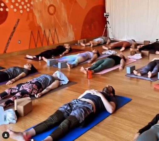 VINYASA IN THE STUDIO, PHOTO @DETROITYOGALAB ON INSTAGRAM