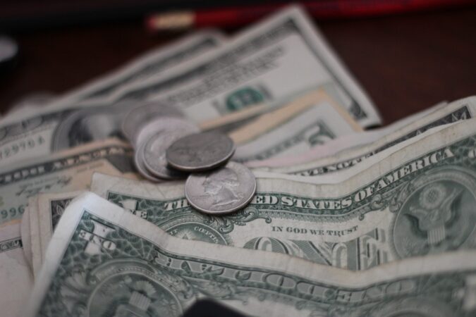 CONGRESS WILL BE OFFERING STRUGGLING AMERICANS $600 IN RELIEF CHECKS.