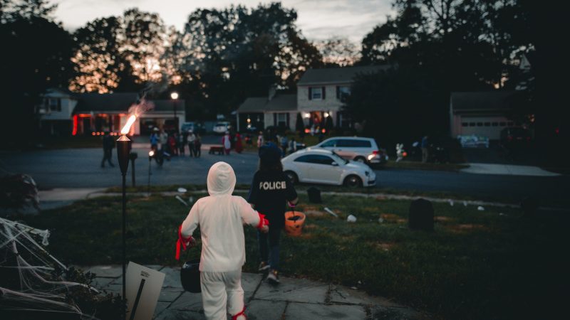 TRICK OR TREATING PHOTO YUTING GAO FROM PEXELS