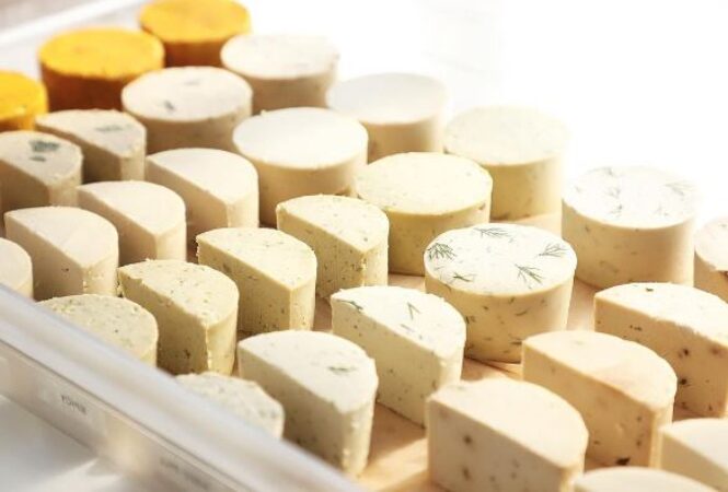 CHEESE ASSOTRMENT, PHOTO @PLANTHROPIE / INSTAGRAM